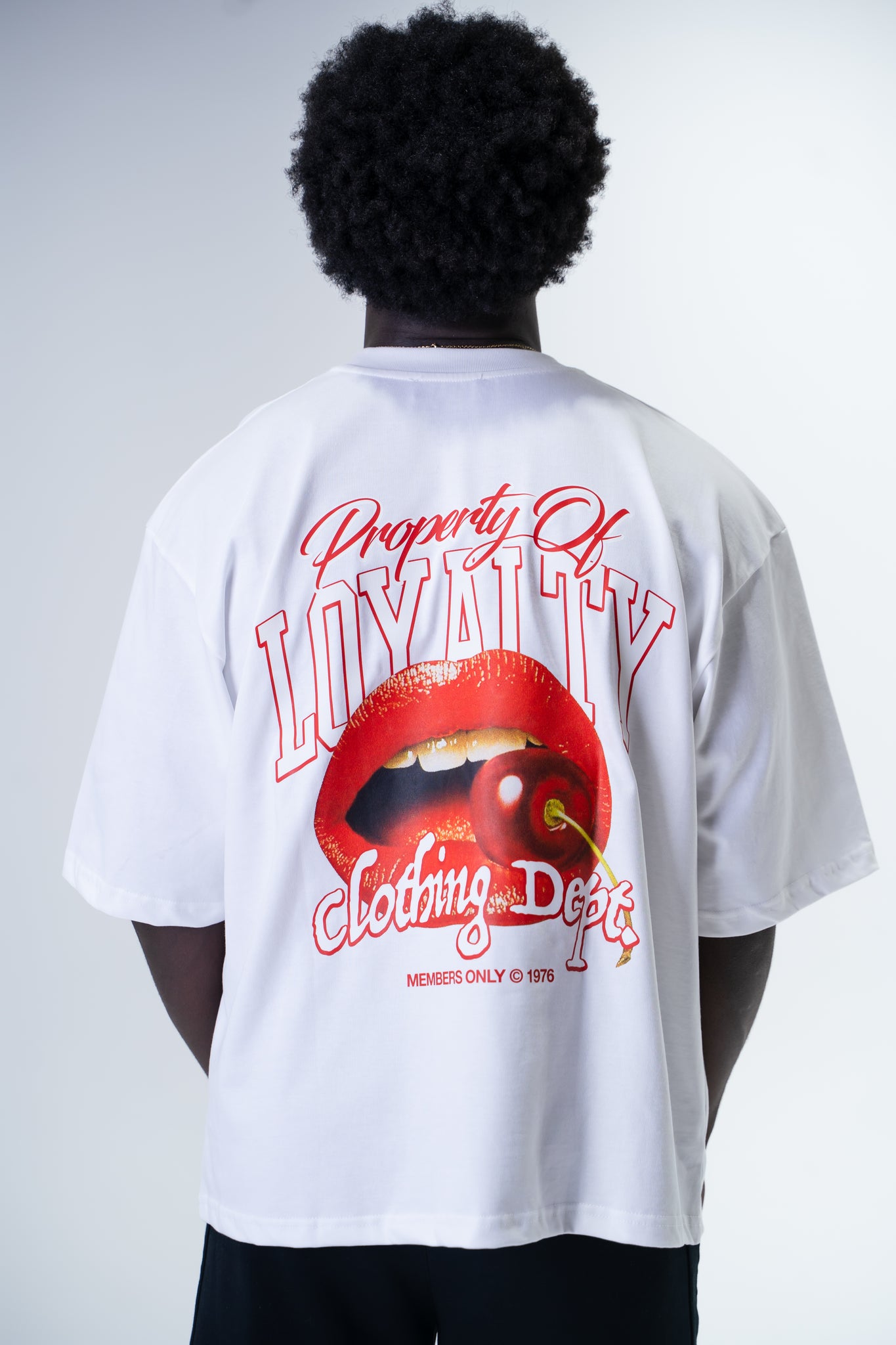 T-Shirt Oversize White "Lips & Cherry Loyalty"