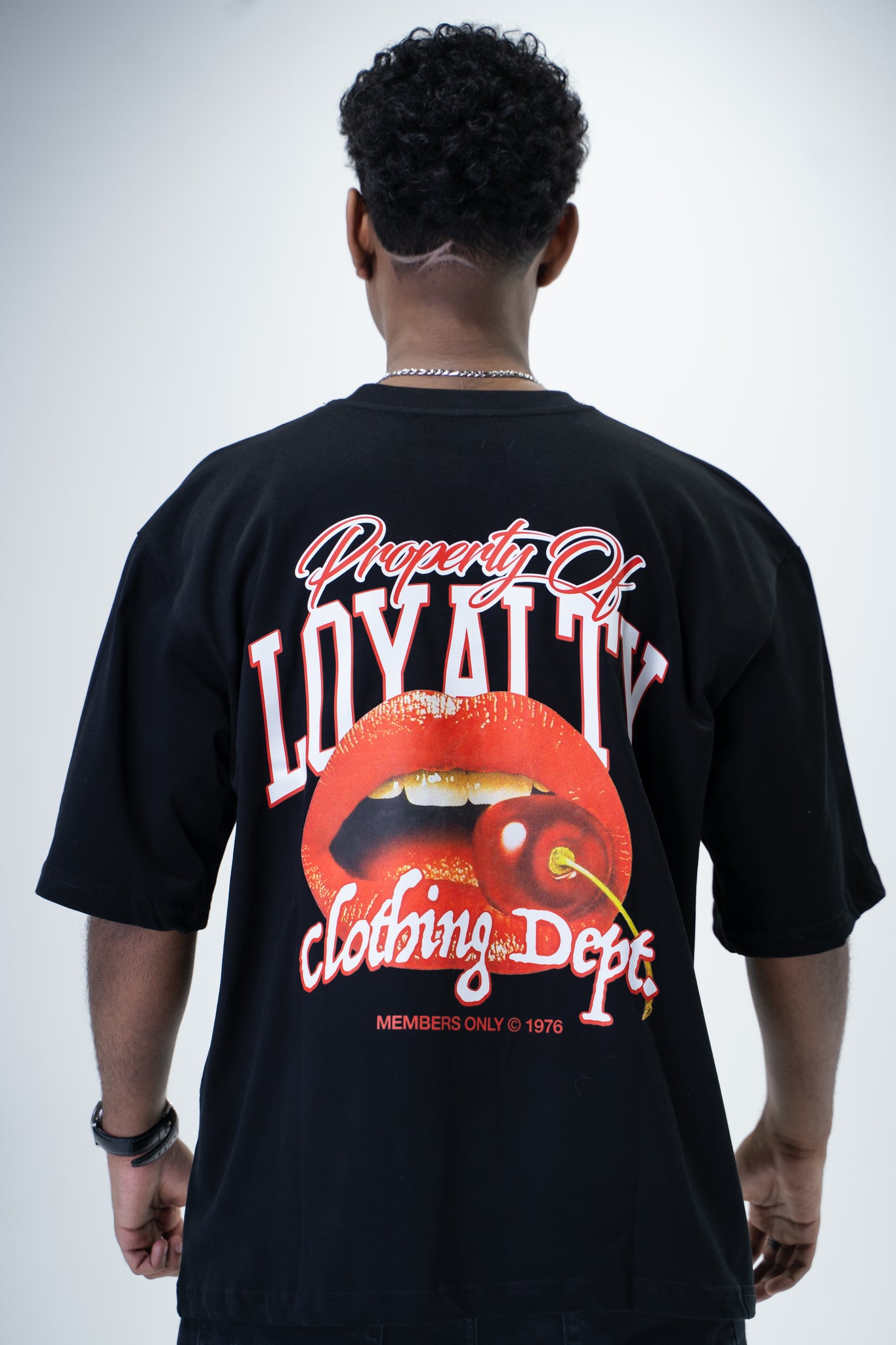 T-Shirt Oversize Black "Lips & Cherry Loyalty"