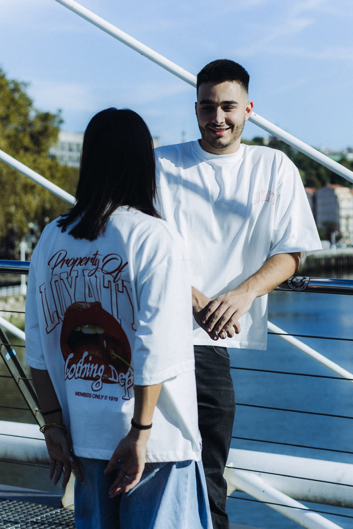 T-Shirt Oversize White "Lips & Cherry Loyalty"