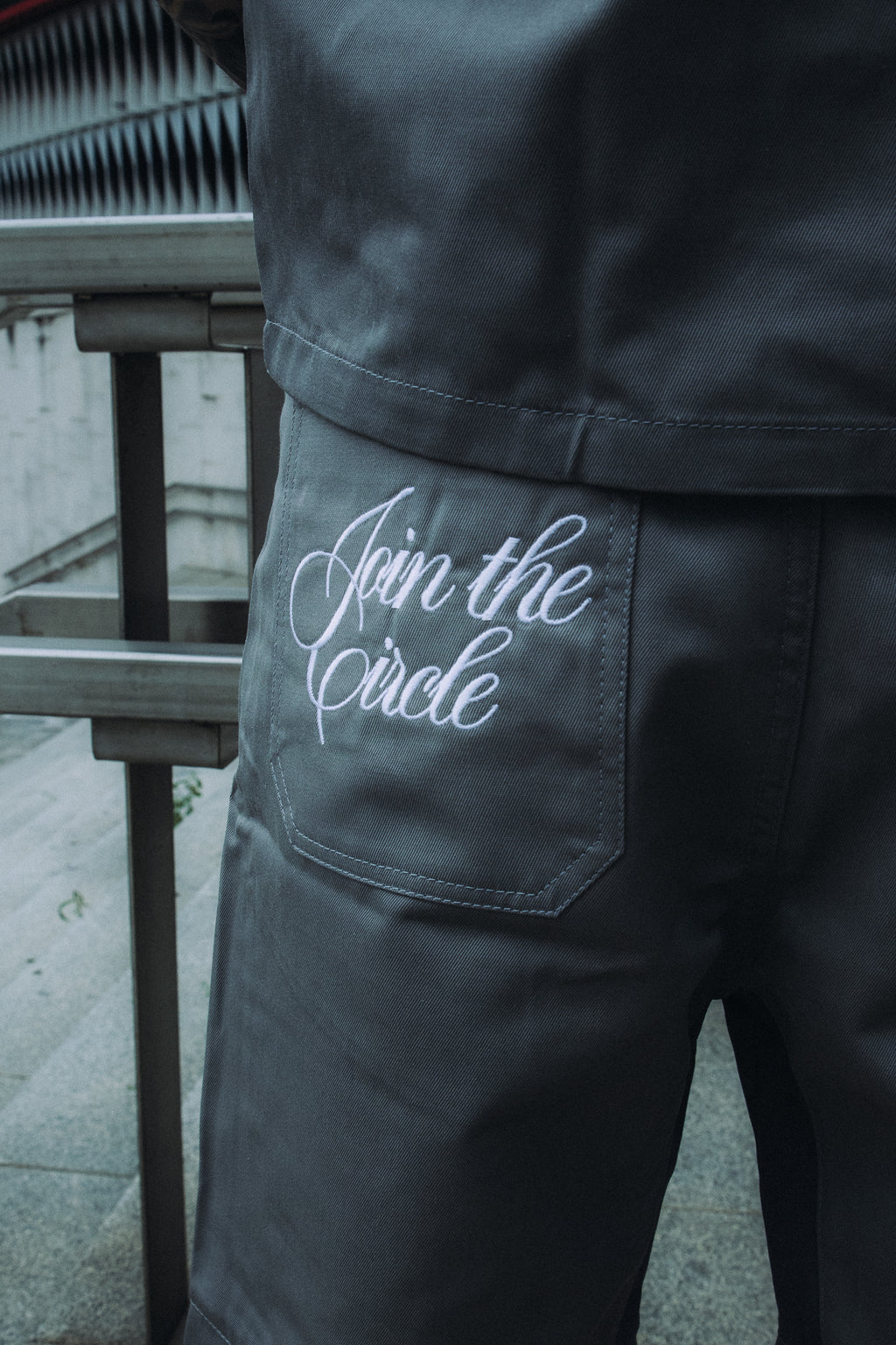 Pantalón Corto Gray "Join The Circle"